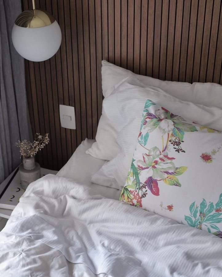 Quarto principal — roupa de cama e almofadas sob medida